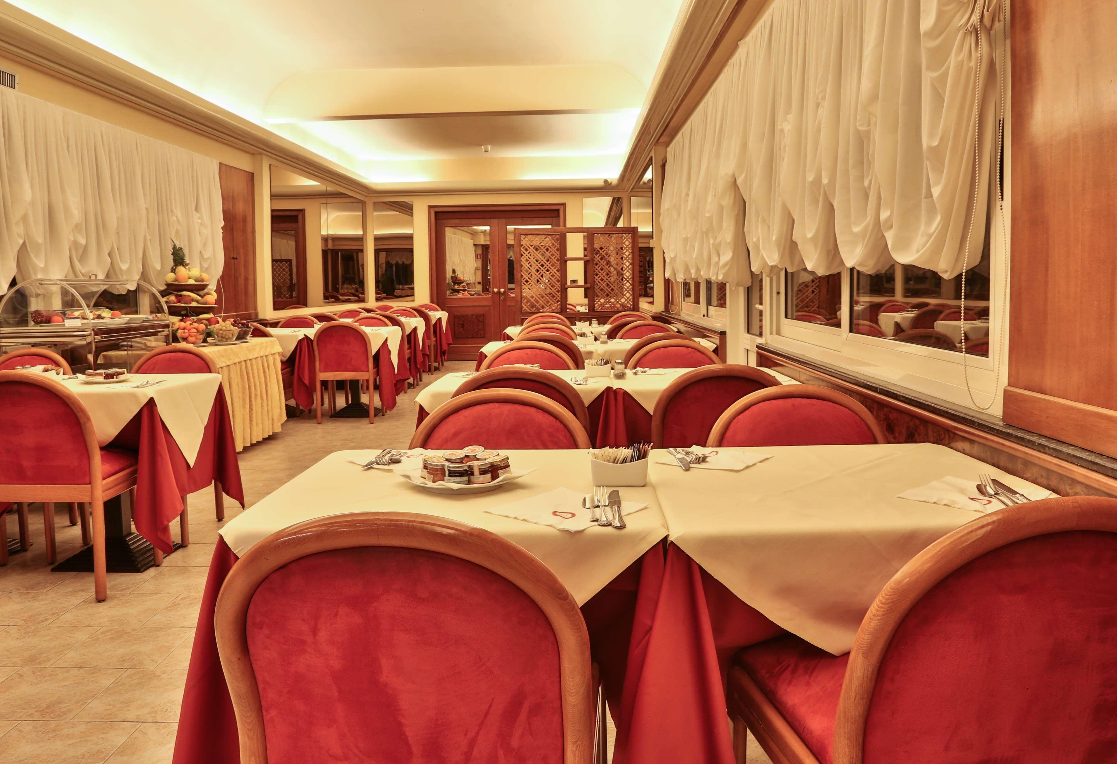 Best Western Hotel Moderno Verdi Cenova Dış mekan fotoğraf